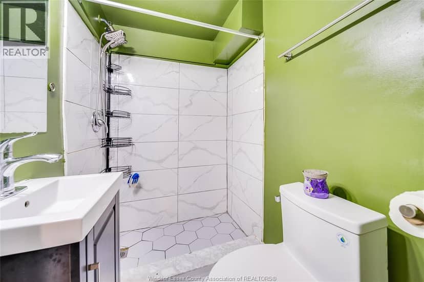 526 Lesperance — photo 23 of 36