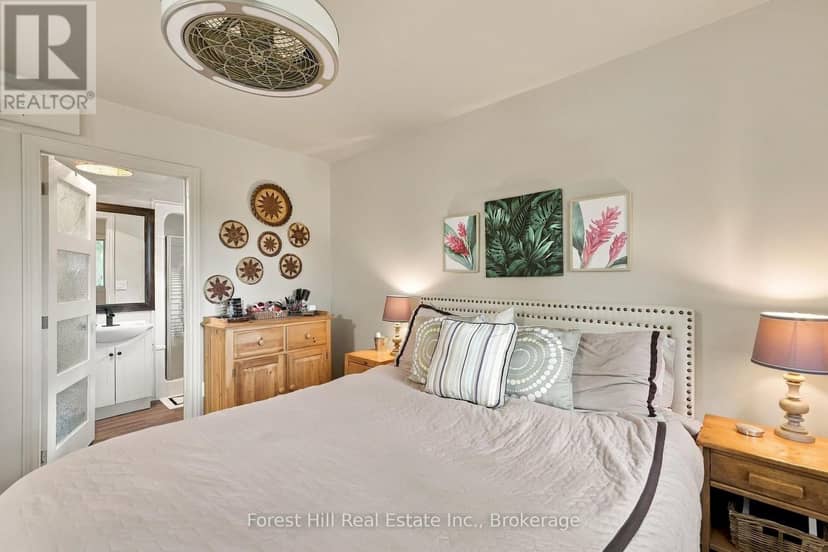 683019 Chatsworth Road 24 — photo 13 of 30