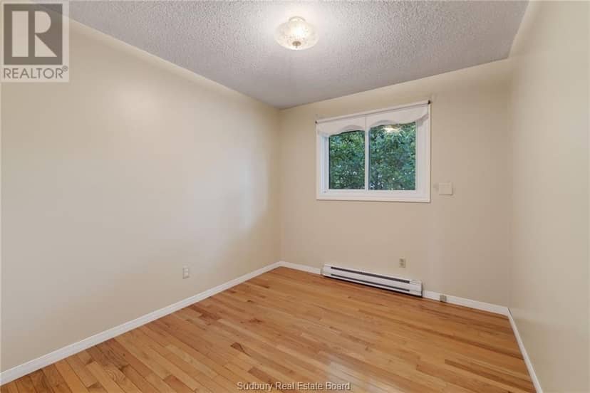 85 Ridgemount Avenue — photo 27 of 40
