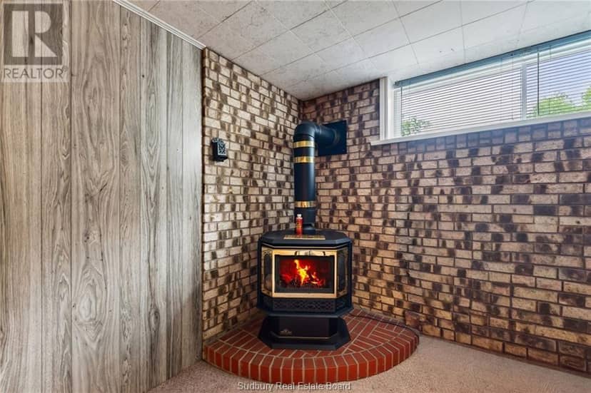 85 Ridgemount Avenue — photo 39 of 40