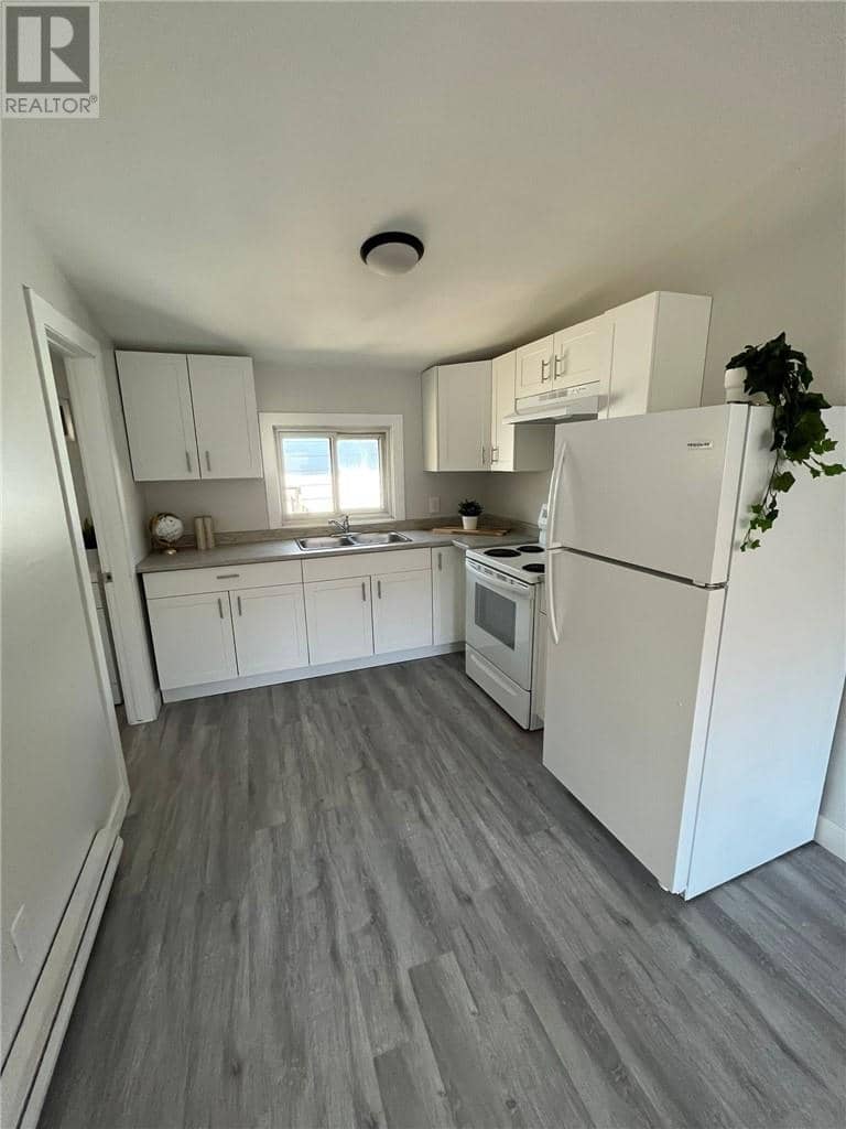 755 Ontario Street — photo 2 of 35