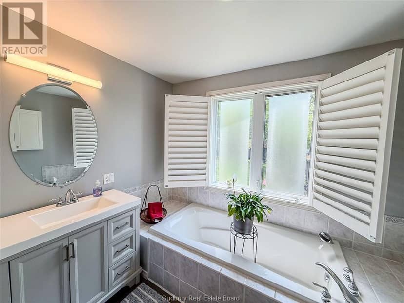 1086 Lake Street — photo 33 of 40