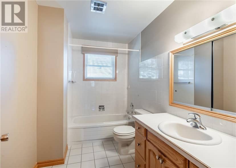 84 Neelon Avenue — photo 17 of 32