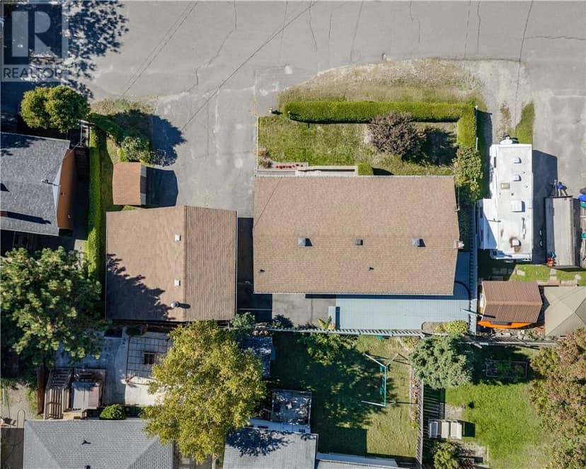 84 Neelon Avenue — photo 32 of 32