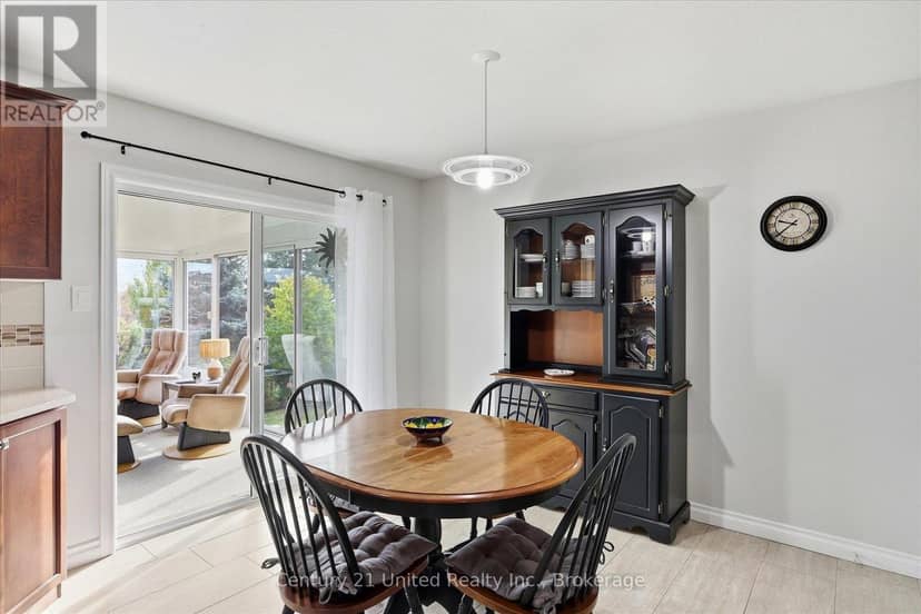 2318 Sumac Street — photo 11 of 40