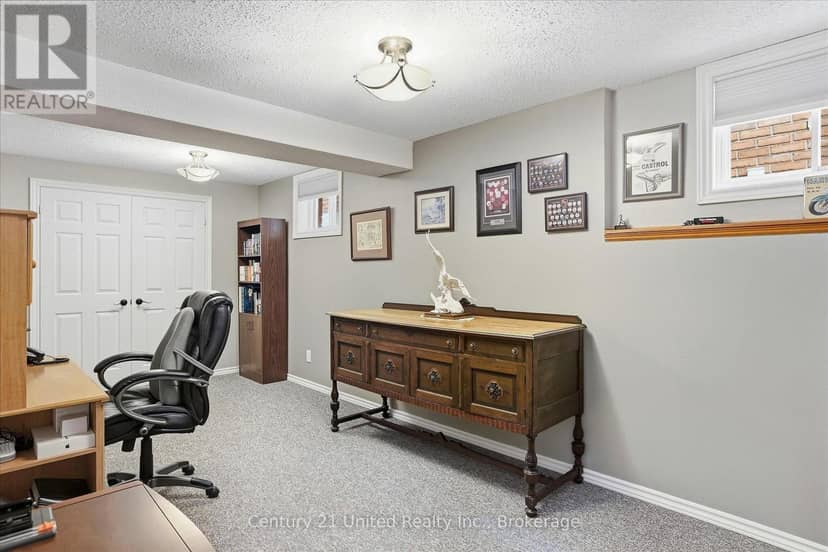 2318 Sumac Street — photo 28 of 40