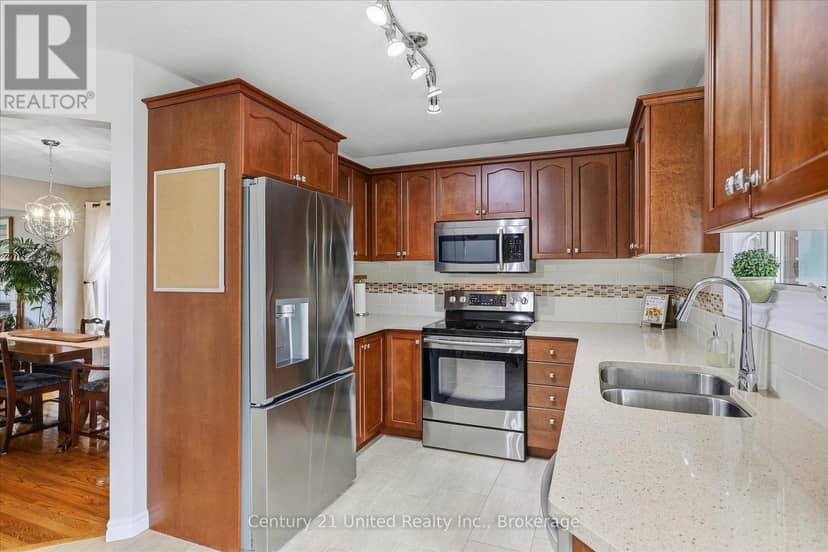 2318 Sumac Street — photo 9 of 40