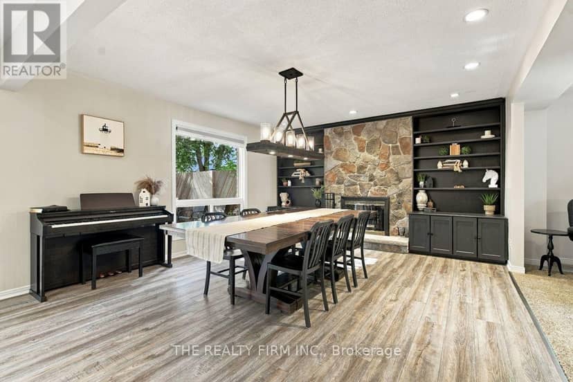 11 Somerset Crescent — photo 7 of 40