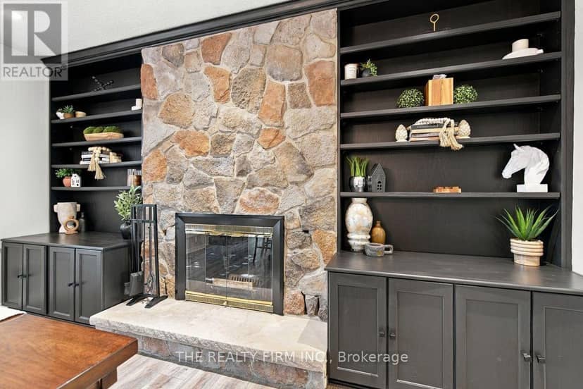 11 Somerset Crescent — photo 9 of 40