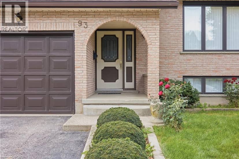 93 OLD CHICOPEE Drive — photo 3 of 40