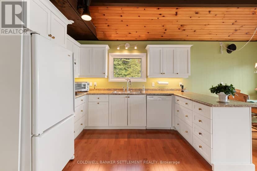 300 & 302 Isobel Lane — photo 19 of 40