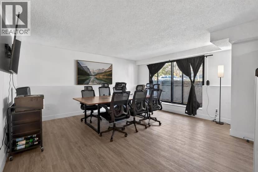 1920 31 Street SW — photo 18 of 26
