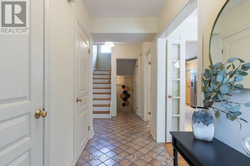38 Danville Drive, Toronto, photo 3