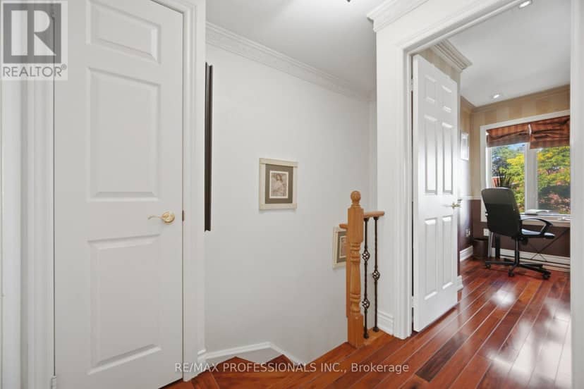 10 - 228 St George Street — photo 19 of 38