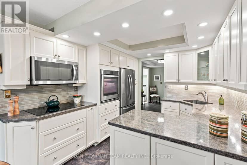 1003 - 900 Wilson Road N — photo 12 of 40