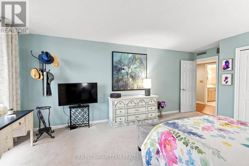 1003 - 900 Wilson Road N — photo 24 of 40