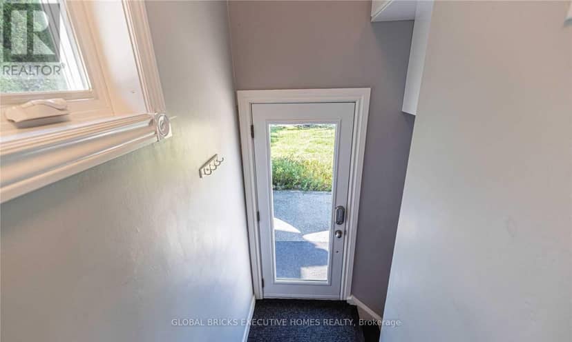 384 Ashbury Road — photo 5 of 22