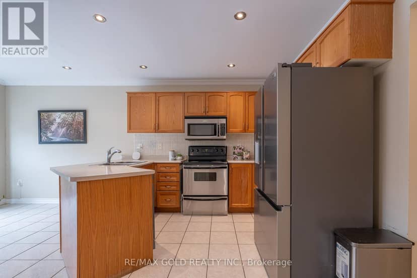409 Fernforest Drive — photo 7 of 36