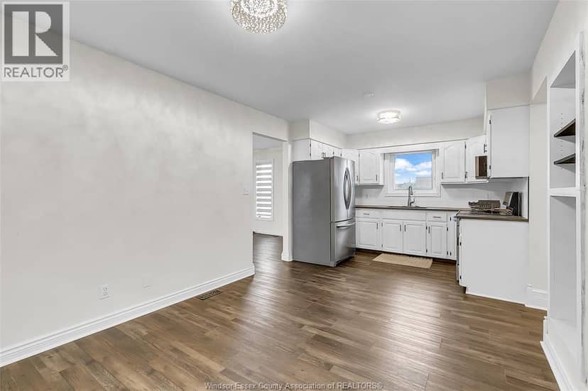 93 ERIE STREET South — photo 17 of 38