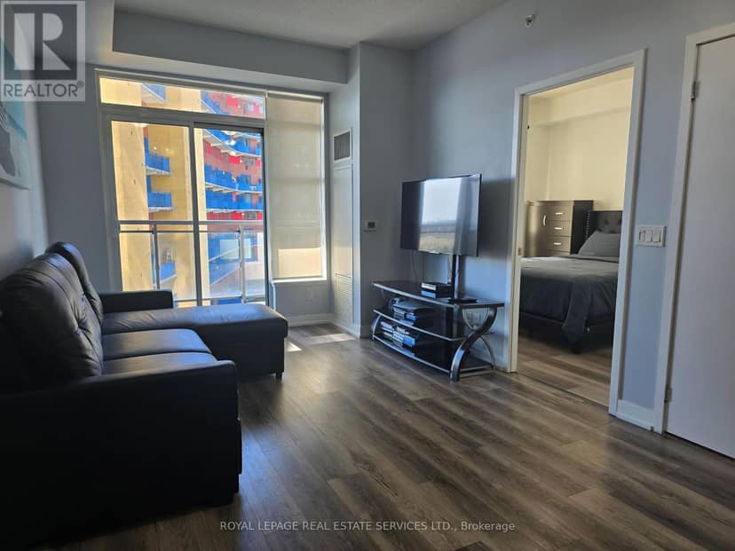 601 - 840 Queens Plate Drive — photo 11 of 18