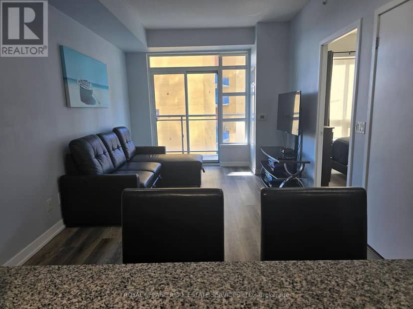 601 - 840 Queens Plate Drive — photo 12 of 18