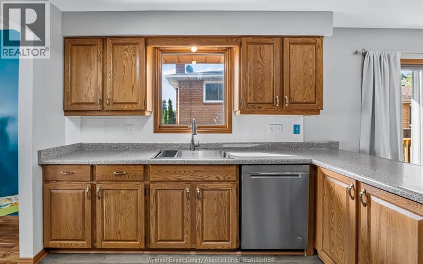 1748 Hebert STREET — photo 14 of 33
