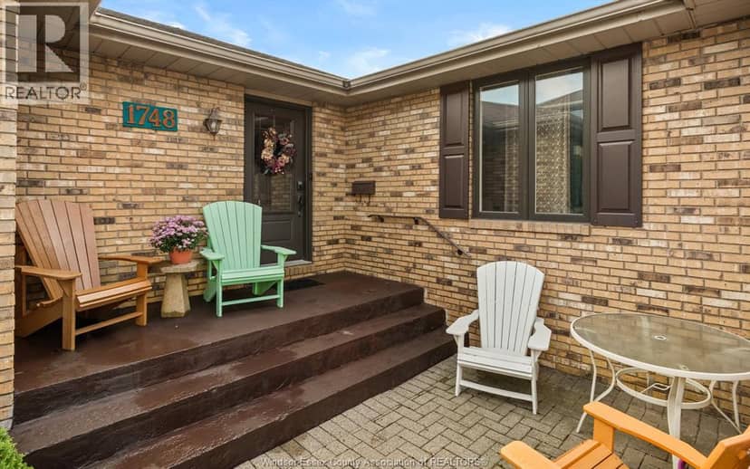 1748 Hebert STREET — photo 2 of 33
