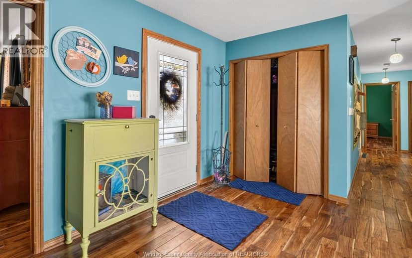 1748 Hebert STREET — photo 4 of 33