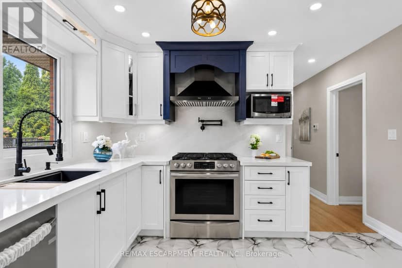 150 Howard Avenue — photo 6 of 40