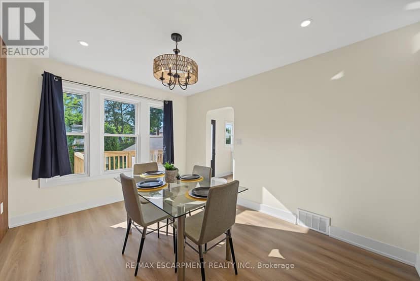 234 Balmoral Avenue S — photo 10 of 37