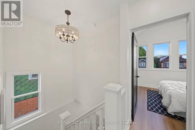 234 Balmoral Avenue S — photo 16 of 37