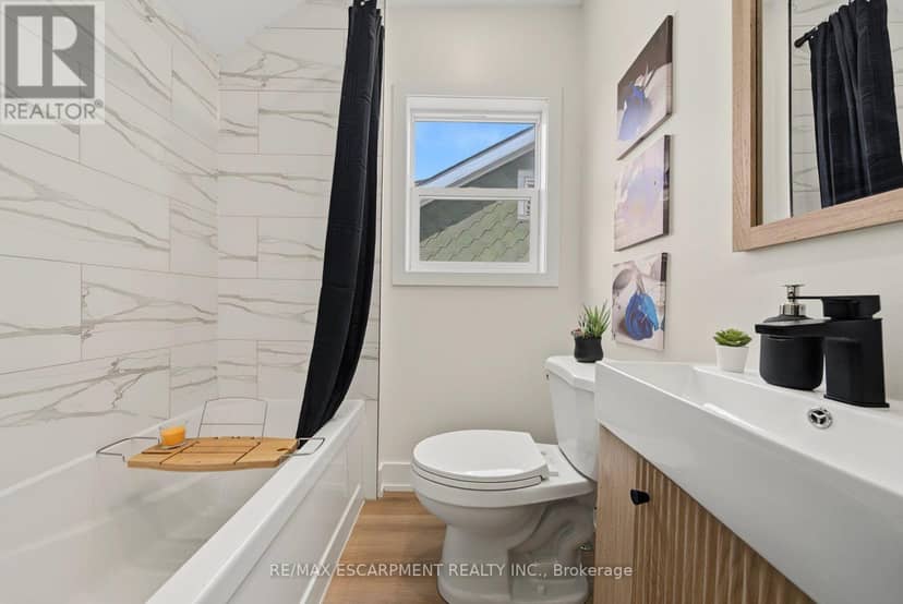 234 Balmoral Avenue S — photo 20 of 37