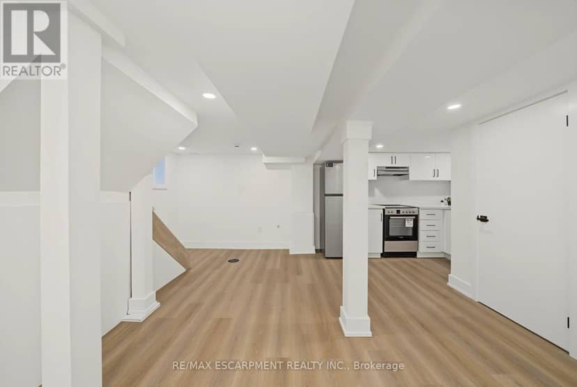 234 Balmoral Avenue S — photo 28 of 37