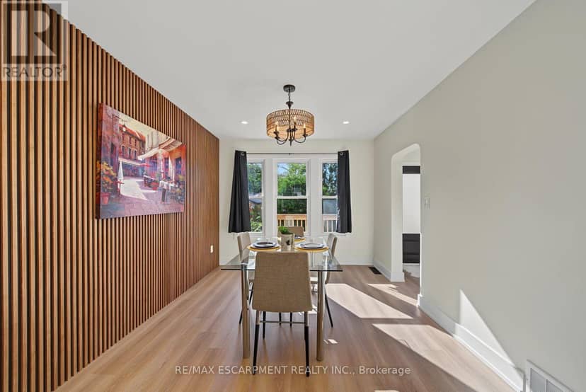234 Balmoral Avenue S — photo 9 of 37