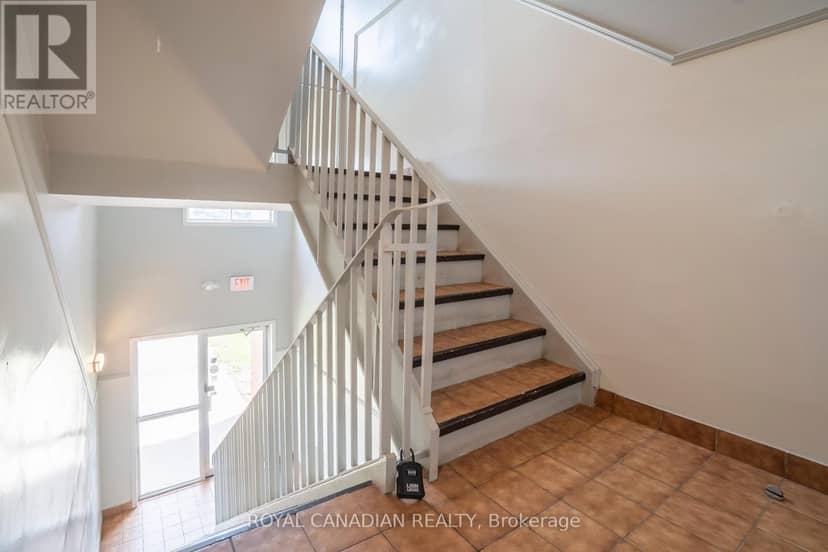 87 - 1096 Jalna Boulevard, London South, photo 2