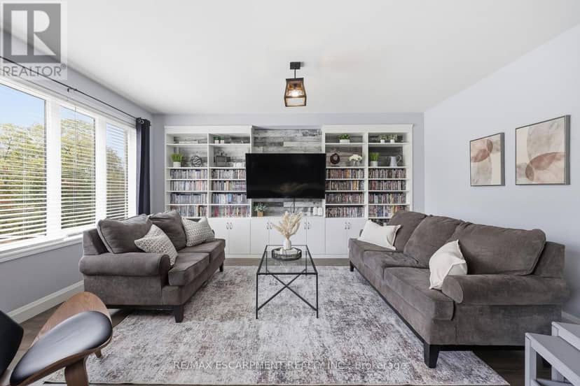 47 Larry Crescent — photo 16 of 39