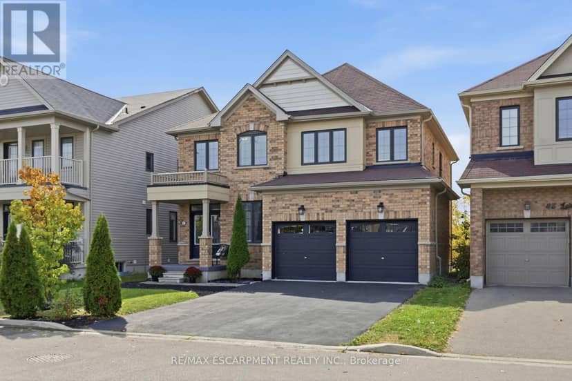 47 Larry Crescent — photo 2 of 39