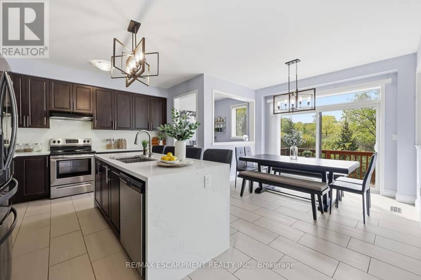 47 Larry Crescent — photo 8 of 39