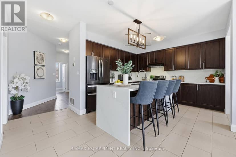 47 Larry Crescent — photo 9 of 39