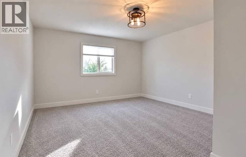 1616 Coalbanks Boulevard W — photo 12 of 26