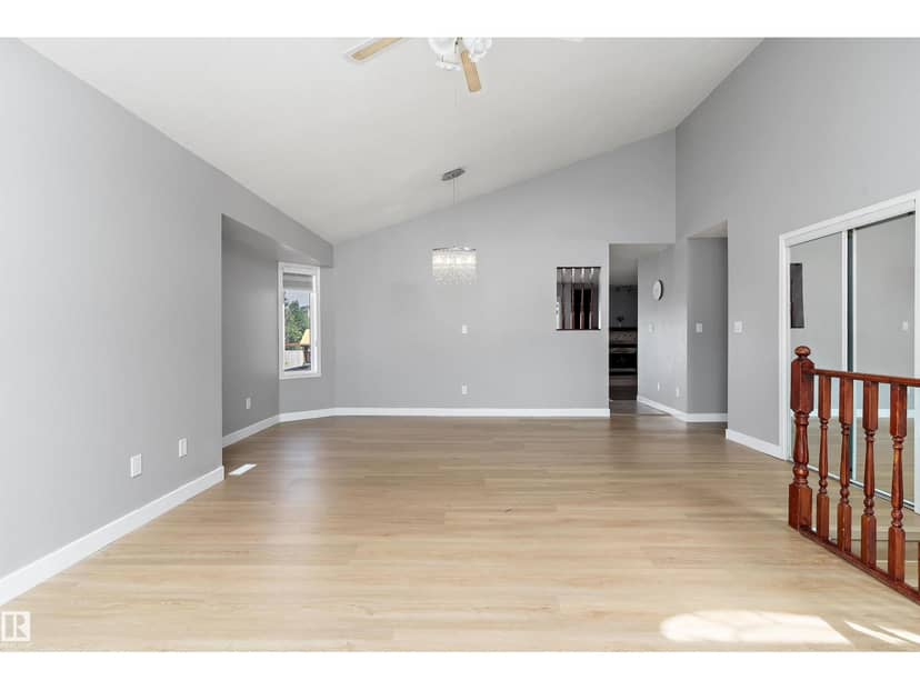 14707 33 ST NW — photo 9 of 40