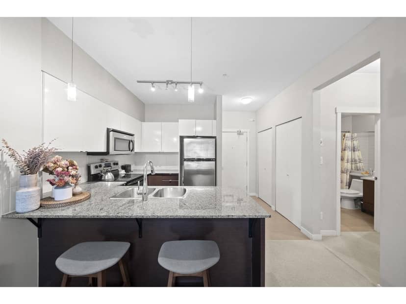 216 13733 107A AVENUE, Surrey, photo 6