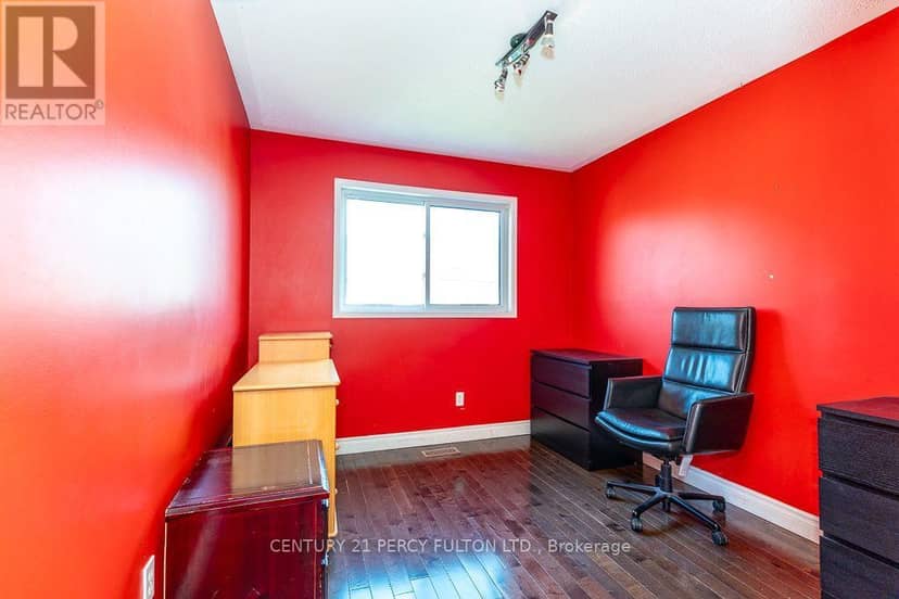 28 Rumi Crescent — photo 35 of 40