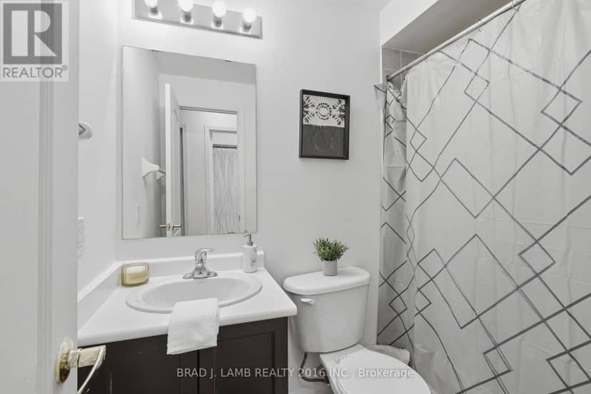 29 - 80 Carr Street — photo 13 of 19
