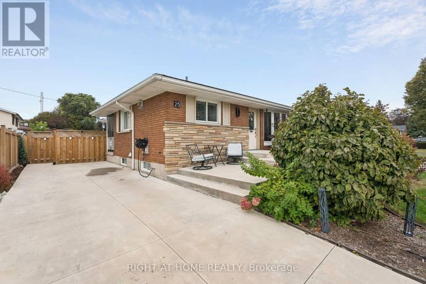 25 Swallow Crescent — photo 2 of 40