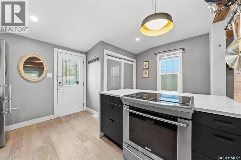 408 E Avenue S — photo 17 of 40