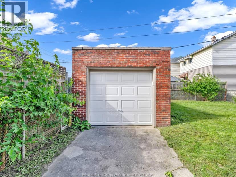 172 Giles Boulevard — photo 6 of 40