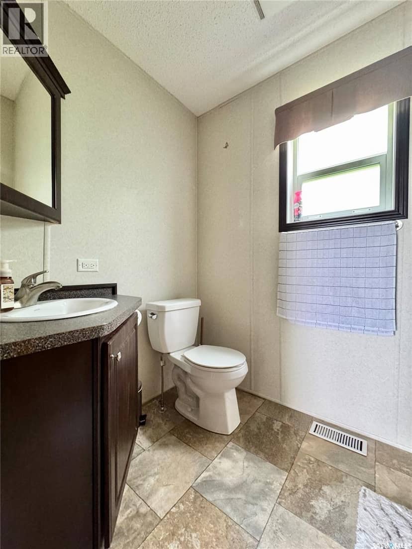 511 Arundel AVENUE S — photo 21 of 39
