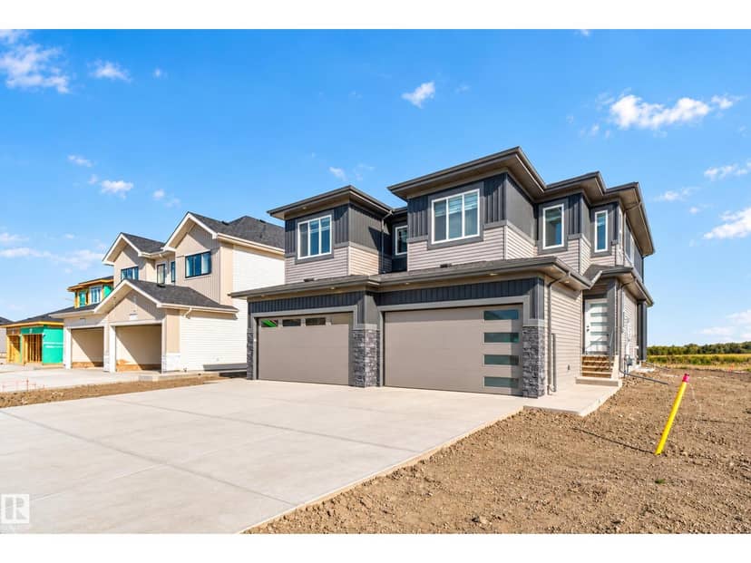 2 Parker LN, Spruce Grove