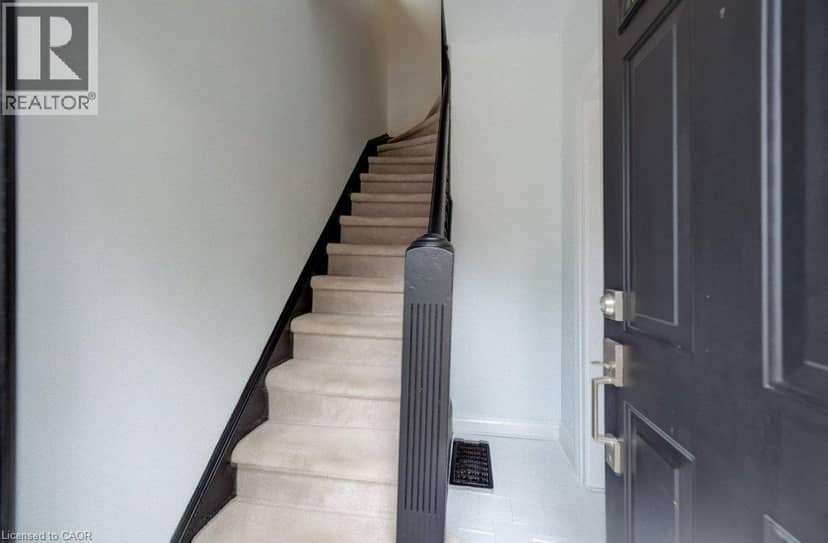 38 ROSE Avenue — photo 19 of 36
